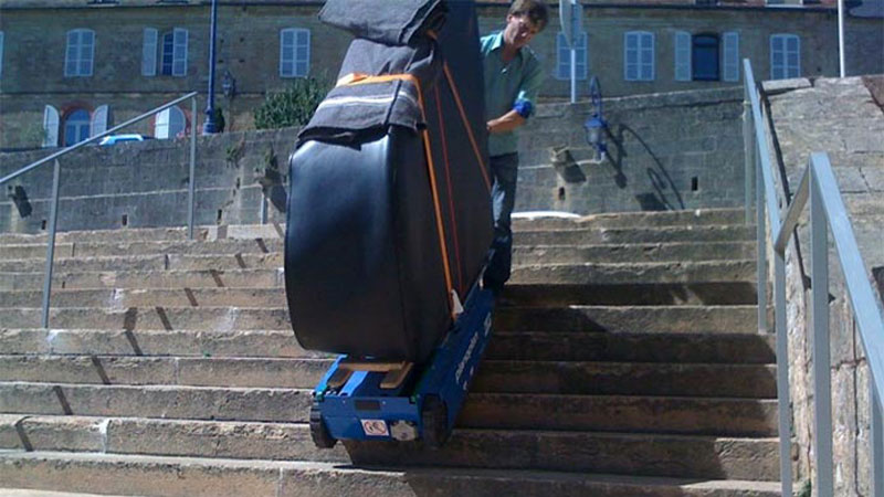 piano escalier bordeaux